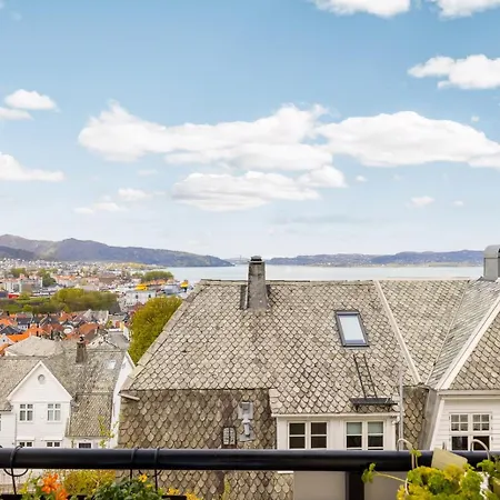 Panoramic Views From Historic Sandviken Apartmán Bergen